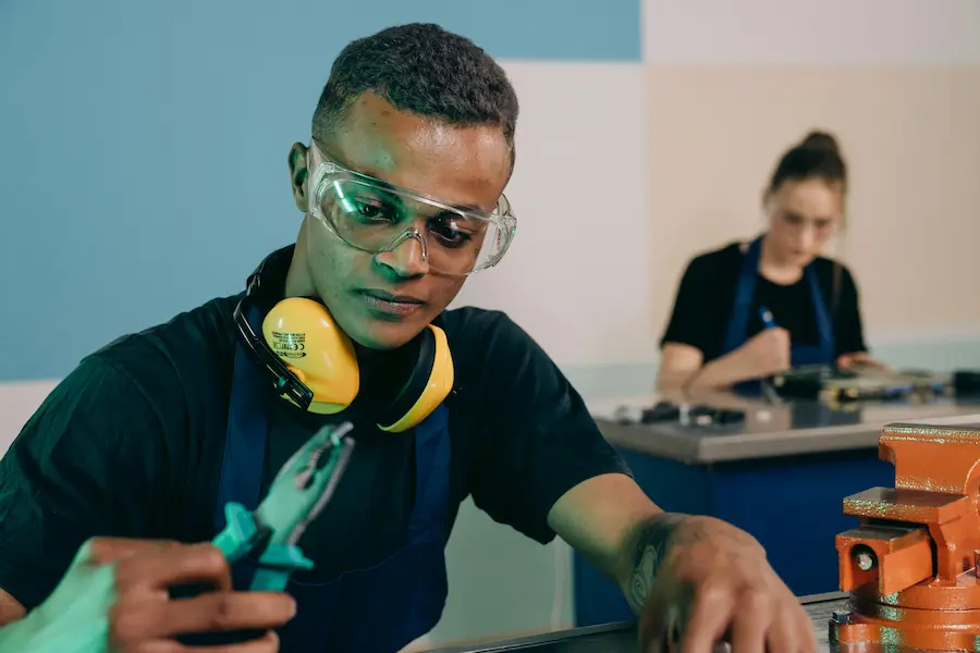 Professional assembly services in Mexico